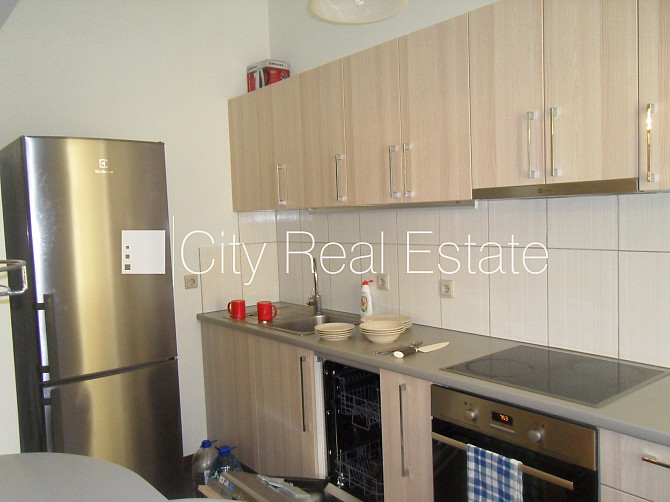 Fasādes māja, renovēta māja, ieeja no ielas un pagalma, kāpņu telpa pēc kosmētiskā Rīga - foto 9