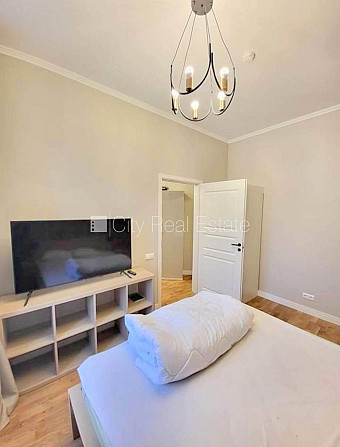 Fasādes māja, renovēta māja, slēgts pagalms, ieeja no ielas, kāpņu telpa pēc kapitālā Rīga - foto 4