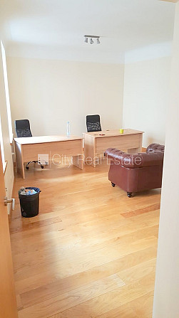 Fasādes māja, renovēta māja, ieeja no ielas, ir lifts, kāpņu telpa pēc kapitālā remonta, Rīga - foto 3