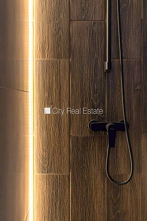 Fasādes māja, renovēta māja, slēgts pagalms, ieeja no ielas un pagalma, kāpņu telpa pēc Rīga - foto 15