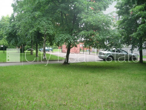 Fasādes māja, šīfera jumta segums, labiekārtots apzaļumots pagalms, iežogota teritorija, Rīga - foto 20