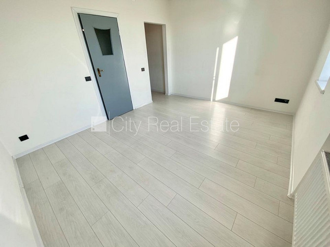 Fasādes māja, renovēta māja, slēgts pagalms, ieeja no ielas, ir lifts, kāpņu telpa pēc Rīga - foto 2