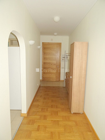 Fasādes māja, renovēta māja, slēgts pagalms, ir lifts, kāpņu telpa pēc kapitālā remonta, Rīga - foto 6