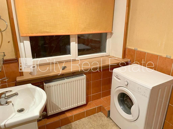 Pagalma ēka, slēgts pagalms, ieeja no ielas un pagalma, logi vērsti uz pagalma pusi, studio Rīga - foto 8