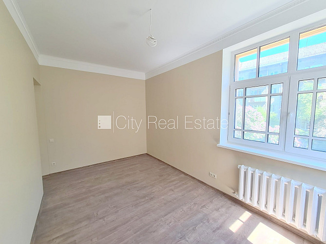 Jaunceltne, fasādes māja, labiekārtots apzaļumots pagalms, slēgts pagalms, iespēja nomāt Rīga - foto 7