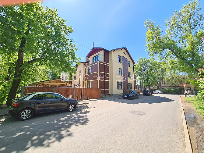 Jaunceltne, fasādes māja, labiekārtots apzaļumots pagalms, slēgts pagalms, iespēja nomāt Rīga - foto 20