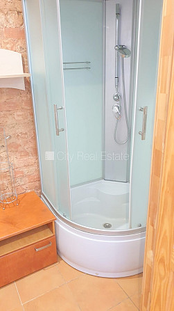 Fasādes māja, renovēta māja, slēgts pagalms, ieeja no ielas, kāpņu telpa pēc kosmētiskā Rīga - foto 8