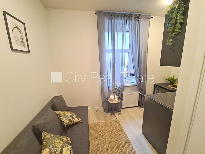 Fasādes māja, renovēta māja, slēgts pagalms, ieeja no ielas un pagalma, kāpņu telpa pēc Rīga - foto 3