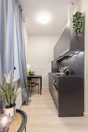 Fasādes māja, renovēta māja, slēgts pagalms, ieeja no ielas un pagalma, kāpņu telpa pēc Rīga - foto 6