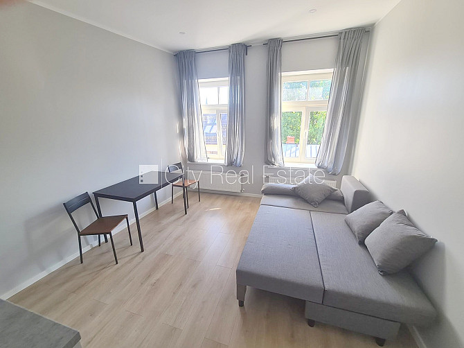 Fasādes māja, renovēta māja, slēgts pagalms, ieeja no ielas un pagalma, kāpņu telpa pēc Rīga - foto 3