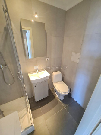 Fasādes māja, renovēta māja, slēgts pagalms, ieeja no ielas un pagalma, kāpņu telpa pēc Rīga - foto 8