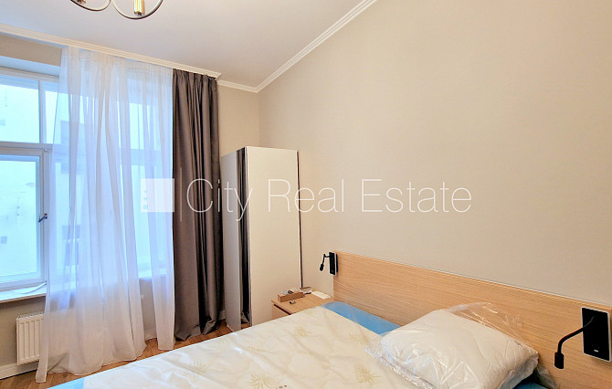 Fasādes māja, renovēta māja, labiekārtota apzaļumota teritorija, bruģēts piebraucamais Rīga - foto 1