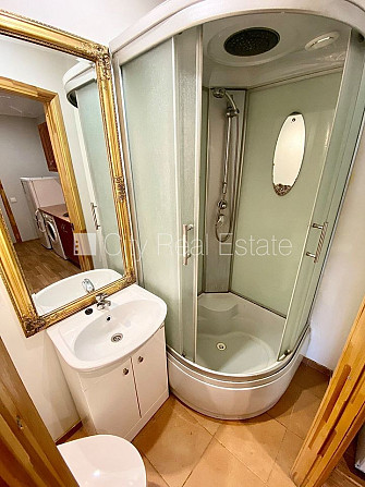 Fasādes māja, renovēta māja, slēgts pagalms, ieeja no ielas un pagalma, kāpņu telpa pēc Rīga - foto 8