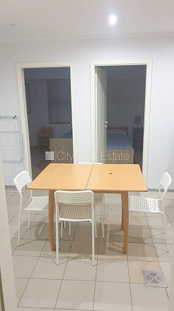 Fasādes māja, renovēta māja, slēgts pagalms, ieeja no pagalma, puspagrabs, kāpņu telpa pēc Rīga - foto 10