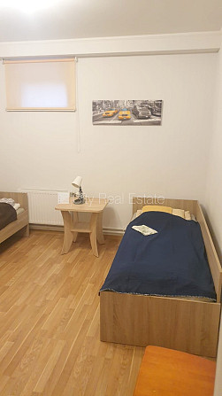 Fasādes māja, renovēta māja, slēgts pagalms, ieeja no pagalma, puspagrabs, kāpņu telpa pēc Rīga - foto 12