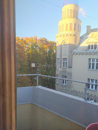 Fasādes māja, renovēta māja, slēgta teritorija, ieeja no ielas, ir lifts, kāpņu telpa pēc Rīga - foto 11