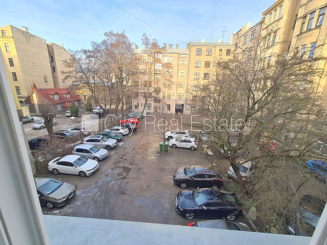 Pagalma ēka, renovēta māja, slēgts pagalms, iespēja nomāt autostāvvietu, ieeja no pagalma, Rīga - foto 5