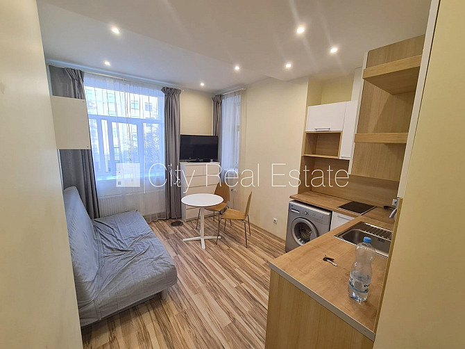 Pagalma ēka, renovēta māja, slēgts pagalms, iespēja nomāt autostāvvietu, ieeja no pagalma, Rīga - foto 2