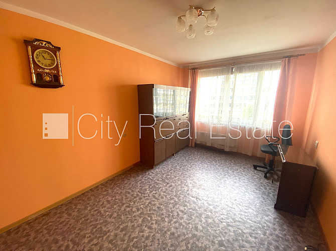 Fasādes māja, labiekārtots apzaļumots pagalms, vieta automašīnai, ir lifts, lodžija, logi Rīga - foto 4