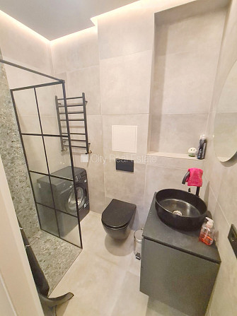 Fasādes māja, renovēta māja, slēgts pagalms, ieeja no ielas un pagalma, kāpņu telpa pēc Rīga - foto 14