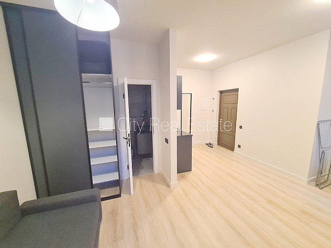 Fasādes māja, renovēta māja, slēgts pagalms, ieeja no ielas un pagalma, kāpņu telpa pēc Rīga - foto 12