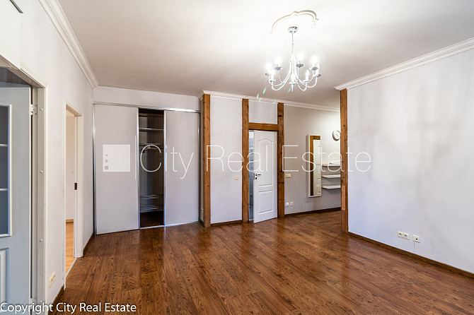 Fasādes māja, renovēta māja, slēgts pagalms, iespēja nomāt autostāvvietu, ieeja no ielas, Rīga - foto 3