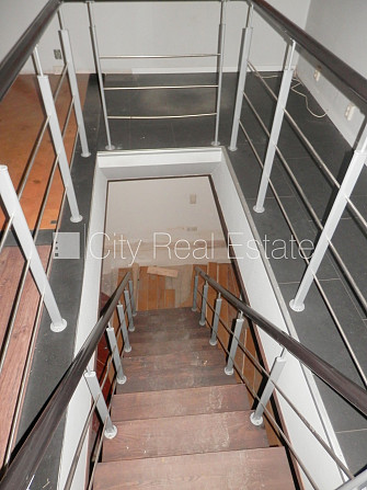 Fasādes māja, pagrabstāvā pieejama noliktava, vieta automašīnai, ieeja no ielas, ieeja no Rīga - foto 11