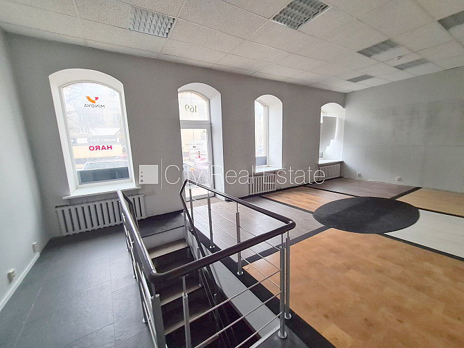 Fasādes māja, pagrabstāvā pieejama noliktava, vieta automašīnai, ieeja no ielas, ieeja no Rīga - foto 17