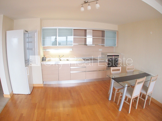 Jaunceltne, slēgta teritorija, ieeja no ielas, logi vērsti uz ielas pusi, viena istaba izolēta, Rīga - foto 8