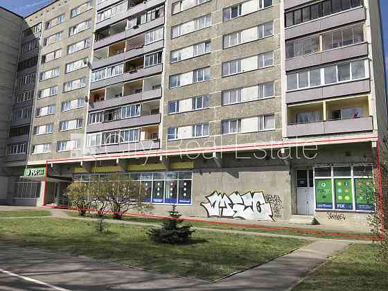 Фасадный дом, вход с улицы, вход со двора, окна выходят на улицу, два входа, Rīga