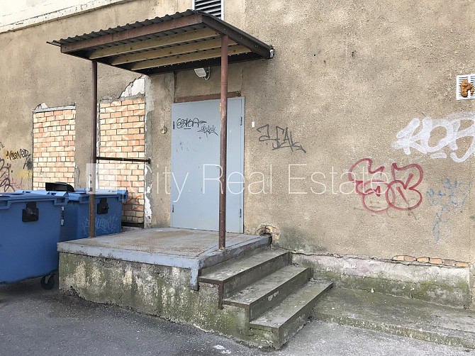 Fasādes māja, ieeja no ielas, ieeja no pagalma, logi vērsti uz ielas pusi, divas ieejas, Rīga - foto 5