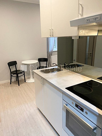 Pagalma ēka, renovēta māja, slēgts pagalms, ieeja no ielas un pagalma, kāpņu telpa pēc Rīga - foto 4