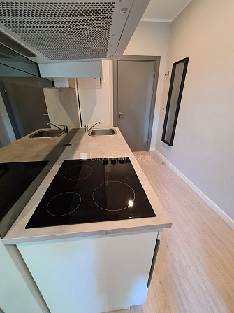 Fasādes māja, renovēta māja, slēgts pagalms, ieeja no ielas, kāpņu telpa pēc kapitālā Rīga - foto 8