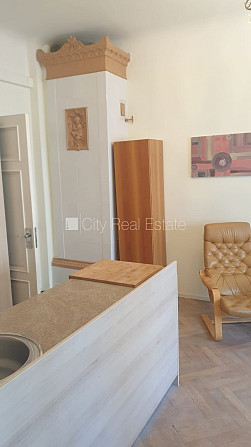 Fasādes māja, renovēta māja, ieeja no ielas, ir lifts, kāpņu telpa pēc kosmētiskā remonta, Rīga - foto 3