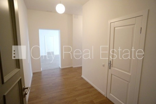 Fasādes māja, renovēta māja, viena kvadrātmetra apsaimniekošanas maksa mēnesī  1 EUR, ieeja Rīga - foto 6