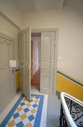 Fasādes māja, renovēta māja, viena kvadrātmetra apsaimniekošanas maksa mēnesī  1 EUR, ieeja Rīga - foto 8