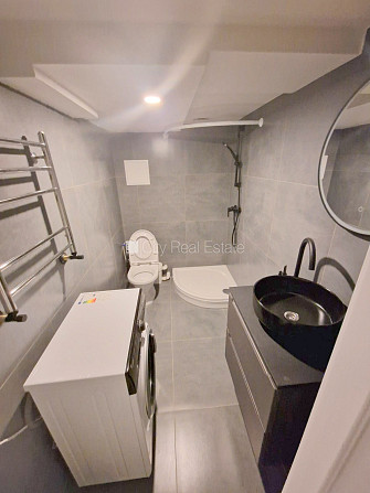 Fasādes māja, renovēta māja, slēgts pagalms, ieeja no ielas, puspagrabs, kāpņu telpa pēc Rīga - foto 8