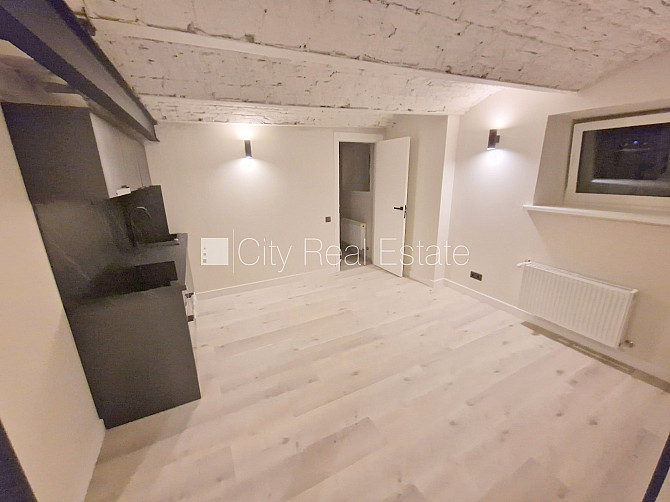 Fasādes māja, renovēta māja, slēgts pagalms, ieeja no ielas, puspagrabs, kāpņu telpa pēc Rīga - foto 3