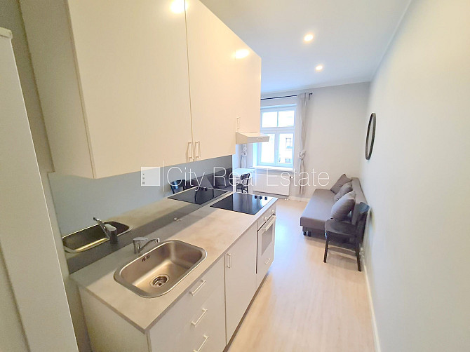 Fasādes māja, renovēta māja, slēgts pagalms, ieeja no ielas, kāpņu telpa pēc kapitālā Rīga - foto 8