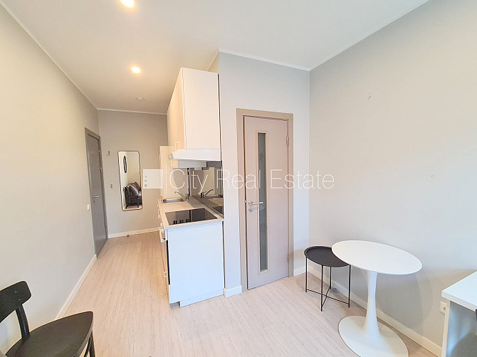 Fasādes māja, renovēta māja, slēgts pagalms, ieeja no ielas, kāpņu telpa pēc kapitālā Rīga - foto 6