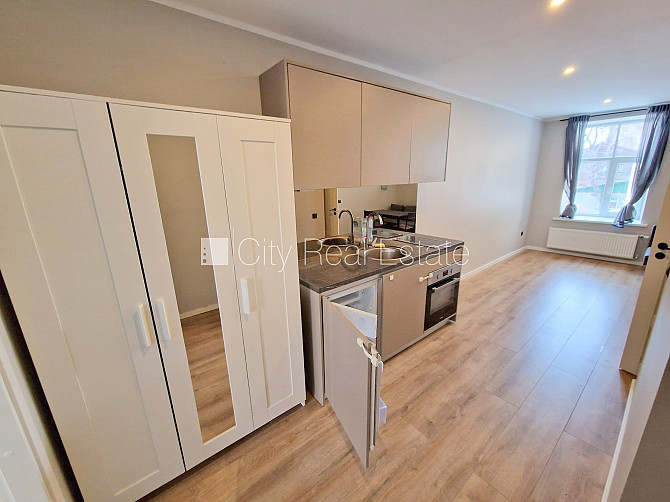 Pagalma ēka, renovēta māja, slēgts pagalms, ieeja no ielas un pagalma, kāpņu telpa pēc Rīga - foto 8