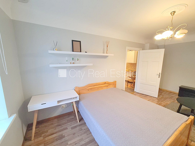 Fasādes māja, slēgts pagalms, ieeja no ielas, logi vērsti uz pagalma pusi, istaba izolēta, Rīga - foto 6