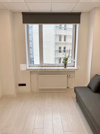 Fasādes māja, renovēta māja, ieeja no ielas, ir lifts, kāpņu telpa pēc kapitālā remonta, Rīga - foto 3