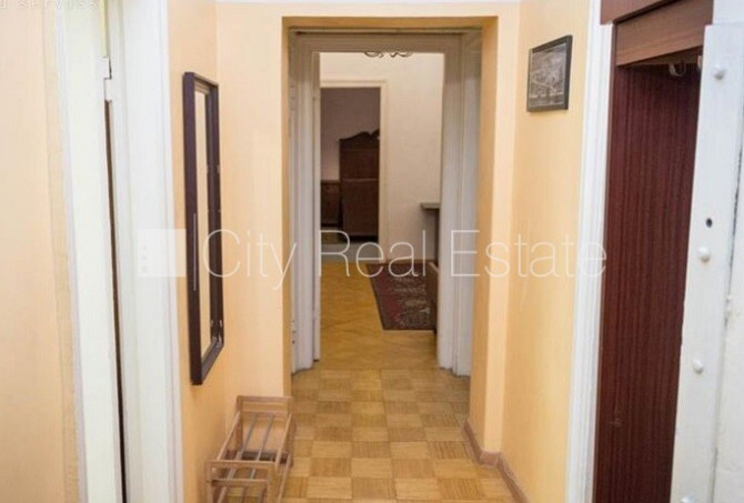 Vieta automašīnai, viena istaba izolēta, istabas caurstaigājamas, augstie griesti, kamīns, Rīga - foto 5