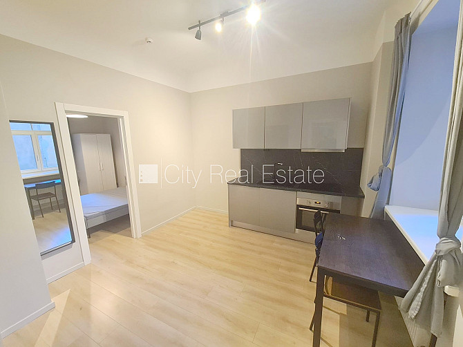 Pagalma ēka, renovēta māja, slēgts pagalms, ieeja no ielas un pagalma, ir lifts, kāpņu telpa Rīga - foto 11