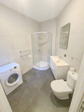 Pagalma ēka, renovēta māja, slēgts pagalms, ieeja no ielas un pagalma, ir lifts, kāpņu telpa Rīga - foto 15