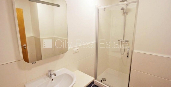 Jaunceltne, fasādes māja, labiekārtota apzaļumota teritorija, bruģēts piebraucamais ceļš, Rīga - foto 13