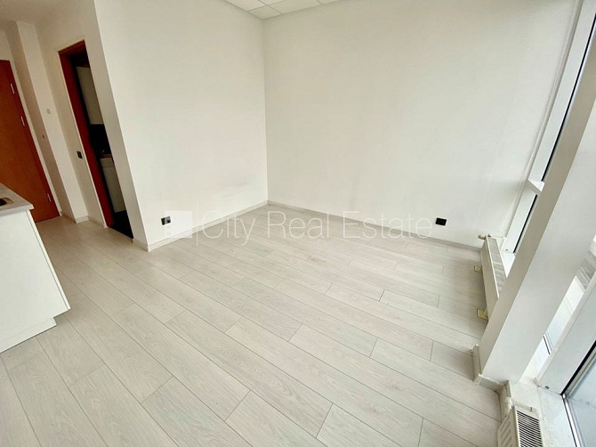 Fasādes māja, renovēta māja, slēgts pagalms, ieeja no ielas, kāpņu telpa pēc kapitālā Rīga - foto 3