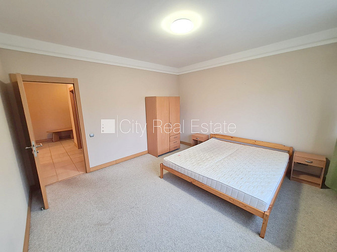 Jaunceltne, fasādes māja, labiekārtota apzaļumota teritorija, slēgta teritorija, garāžas Rīga - foto 11