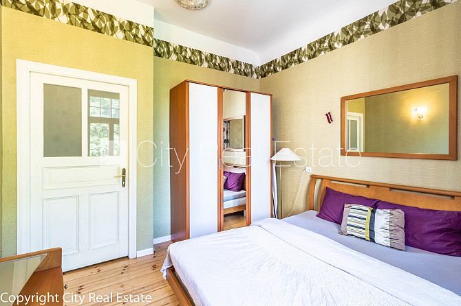 Fasādes māja, renovēta māja, ir lifts, kāpņu telpa pēc kapitālā remonta, viena istaba Rīga - foto 9